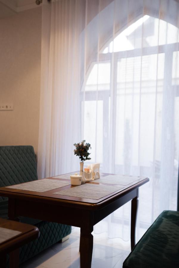 5 Wood Hotel & Spa Tasjkent Eksteriør billede